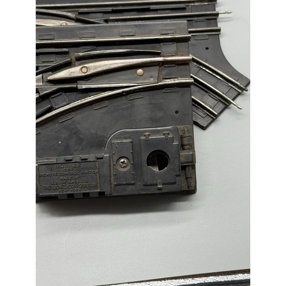 Pair of Lionel 1022(E) O/O-27 Gauge Manual Control Switches – Left & Right